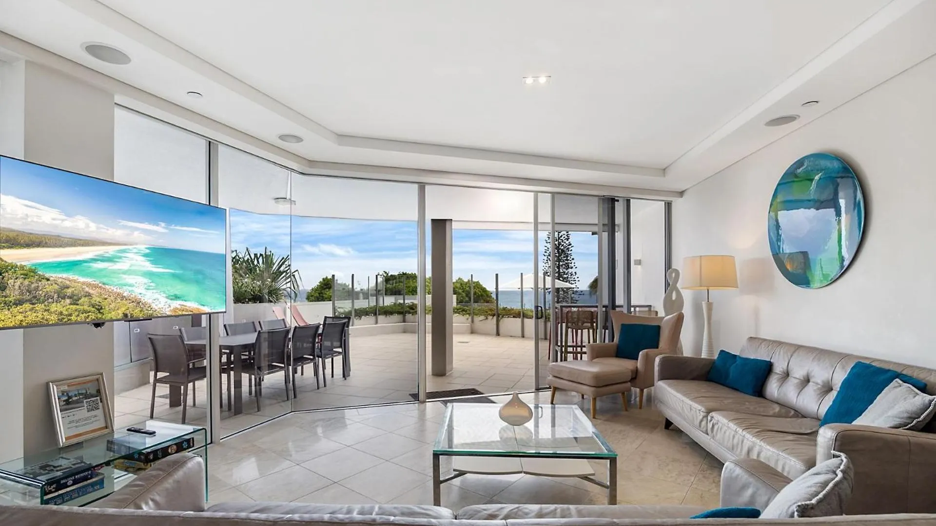 Oceans 201 Luxurious Beachfront Apartment Mooloolaba